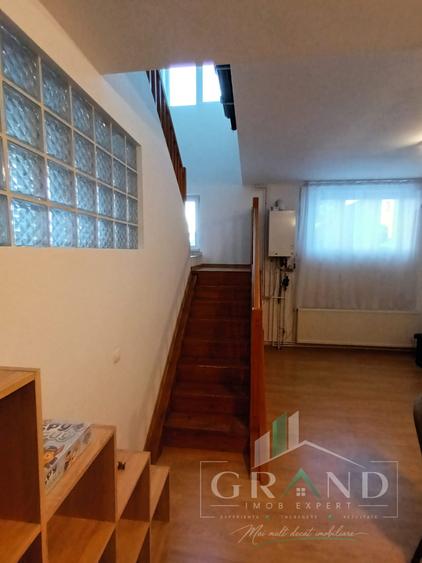 Apartament cu 3 camere semidecomandat, mobilat în Semicentral