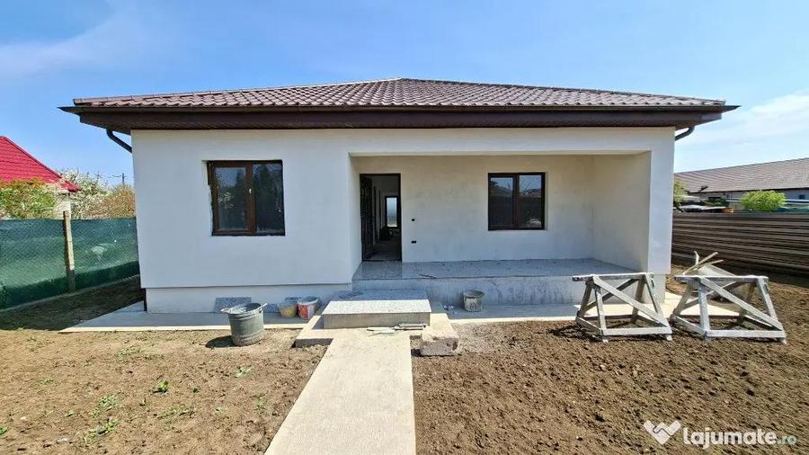 Casă cu 4 camere cu Teren 514 Mp în Cumpăna