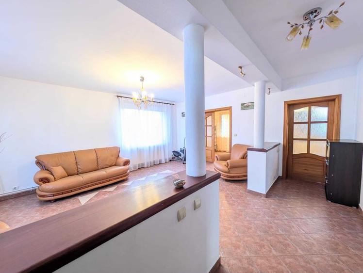 Casă cu 3 camere cu Teren 500 Mp în Girocului