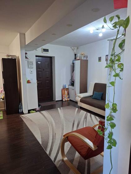 Apartament cu 2 camere decomandat în Splaiul Unirii