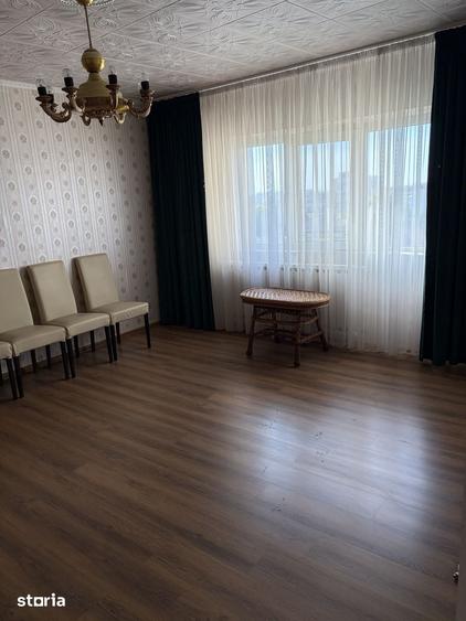 Apartament cu 3 camere decomandat în Giurgiului