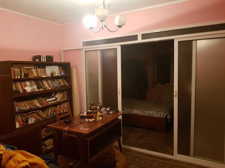 Casă cu 4 camere în Pietrișu