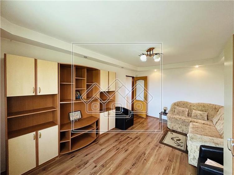Apartament cu 2 camere decomandat în Vasile Aaron