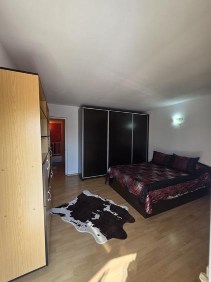 Casă cu 5 camere cu Teren 770 Mp în Central