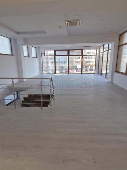 Spațiu comercial, de 300 mp, în Iosia