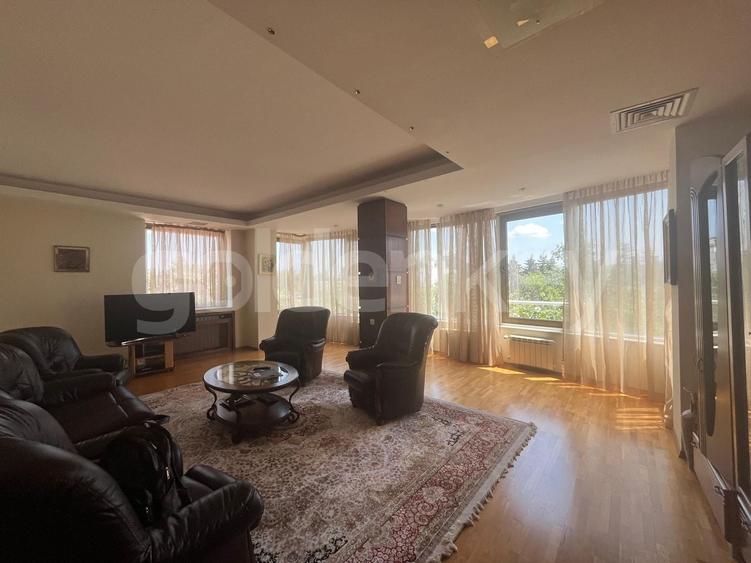Apartament cu 3 camere decomandat, mobilat în Primăverii
