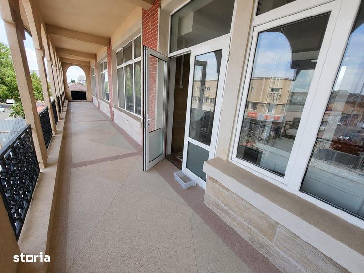 Spațiu comercial, de 974 mp, în Piața Centrală