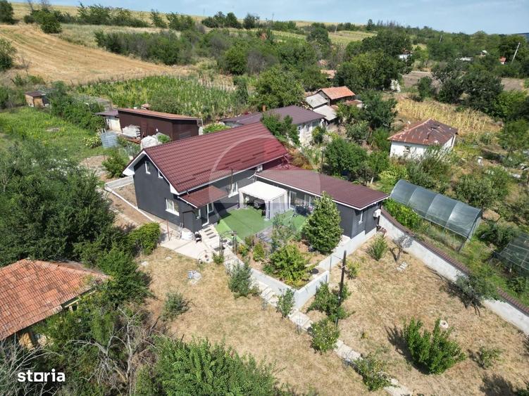 Casă cu 4 camere în Găvănești