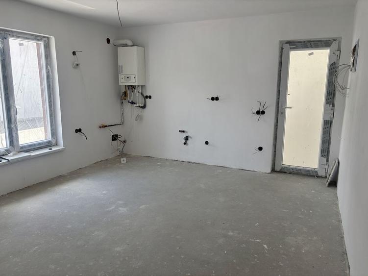 Apartament cu 3 camere decomandat în Lazaret
