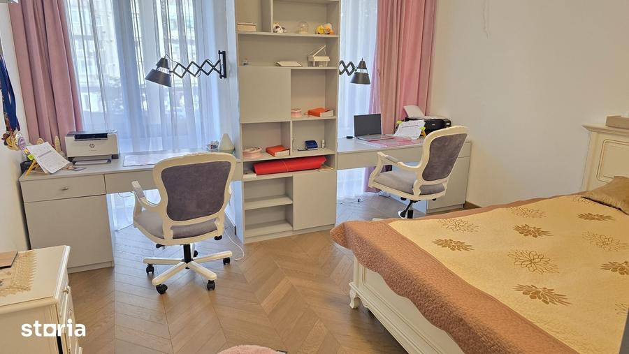 Apartament cu 4 camere în Decebal