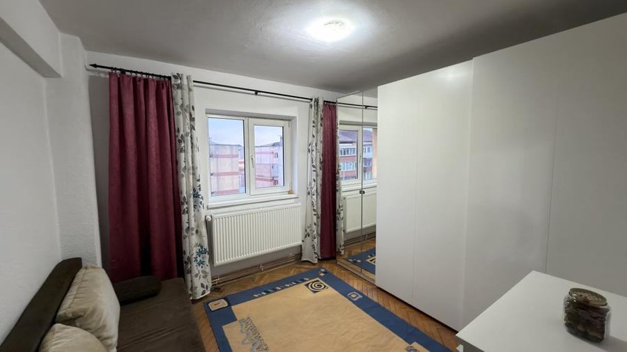 Apartament cu 3 camere decomandat, mobilat în Cetate — fotografia 3