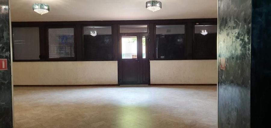 Spațiu comercial, de 330 mp, în Central