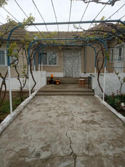 Casă cu 6 camere cu Teren 2500 Mp în Stejaru
