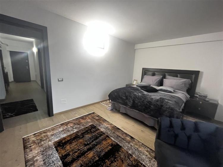 Apartament cu 4 camere decomandat, mobilat în Eminescu