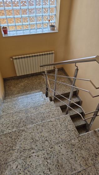Apartament cu 3 camere decomandat în Valea Călugărească