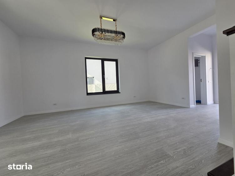 Casă cu 4 camere cu Teren 300 Mp în Cornetu