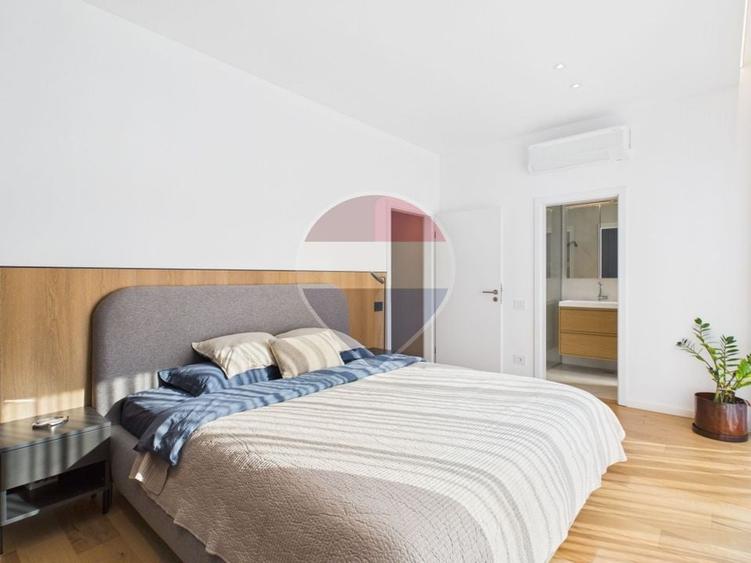 Duplex cu 4 camere cu Teren 202 Mp în Central