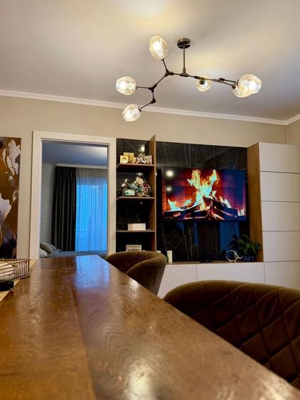 Apartament cu 4 camere decomandat în Calea Moldovei