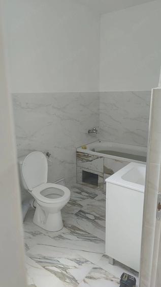 Apartament cu 3 camere semidecomandat în Apahida