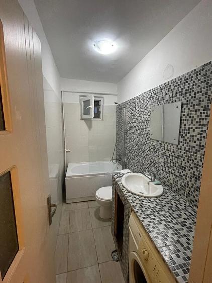 Apartament cu 2 camere decomandat în Craiovița Nouă