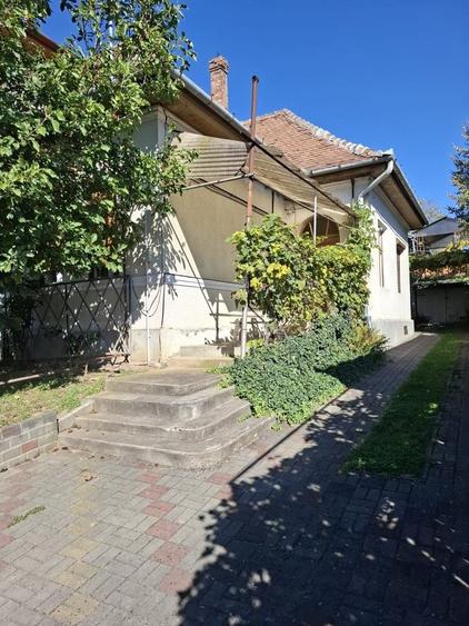 Casă cu 3 camere în Central