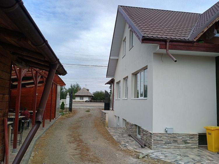 Casă cu 3 camere în Zănești