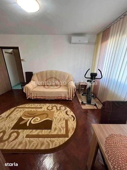 De inchiriat apartament cu 2 camerre, etaj 3, balcon,mobilat si utilat
