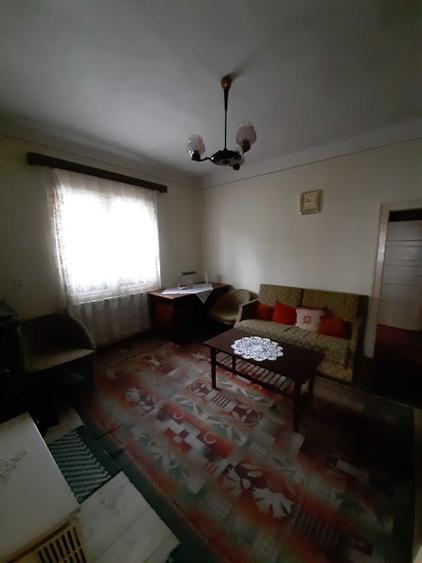 Casă cu 3 camere în Central