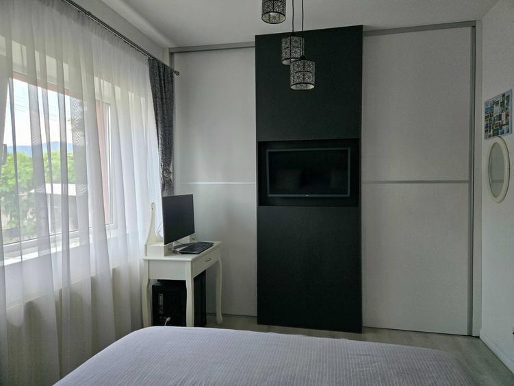 Casă cu 4 camere în Recea