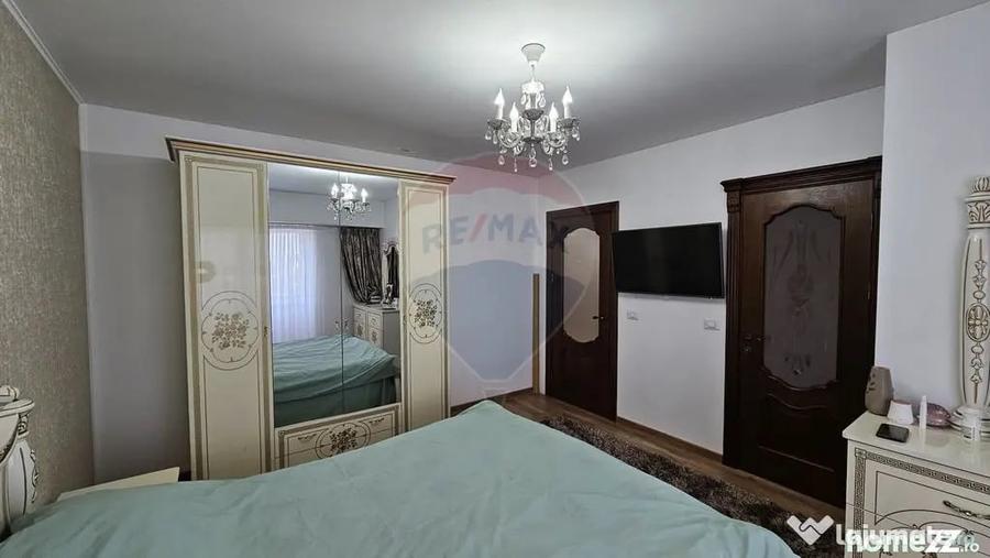 Apartament cu 3 camere decomandat în Burdujeni