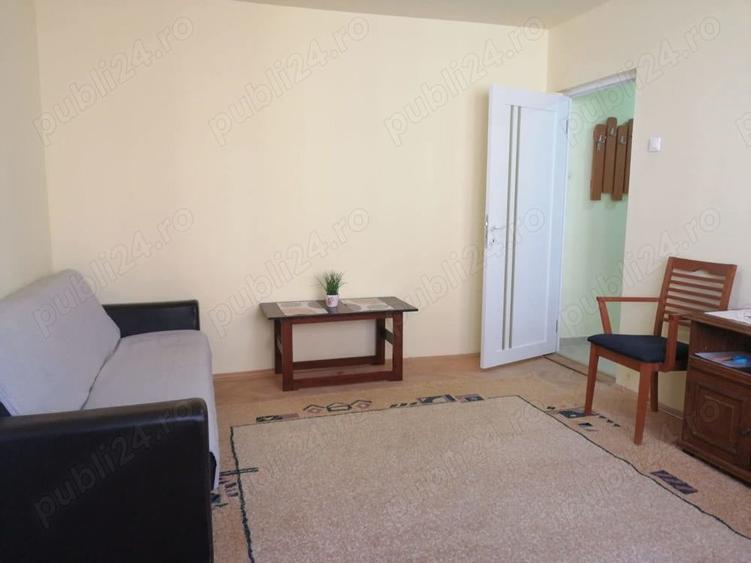 Apartament cu 2 camere semidecomandat, mobilat în Dacia