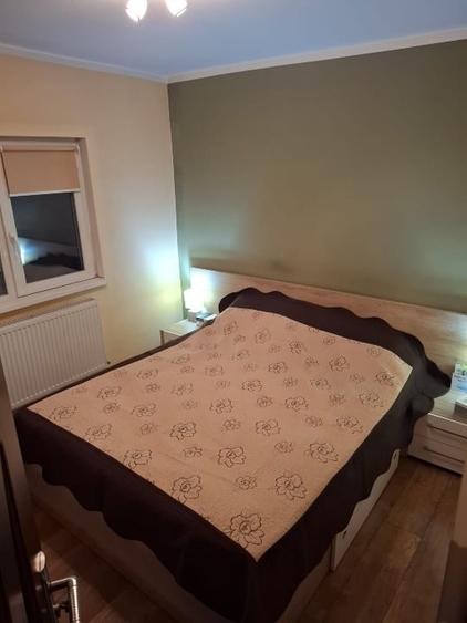 Apartament cu 4 camere decomandat, mobilat în Confecții