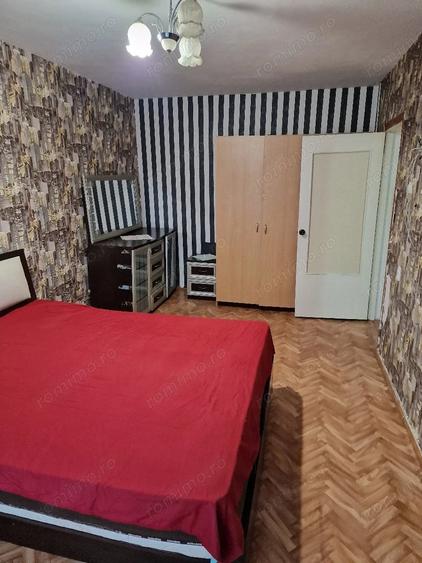 Garsonieră decomandată în Titan