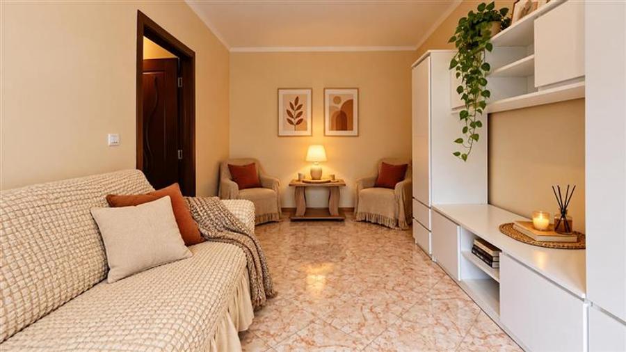 Apartament cu 3 camere decomandat, mobilat în Central
