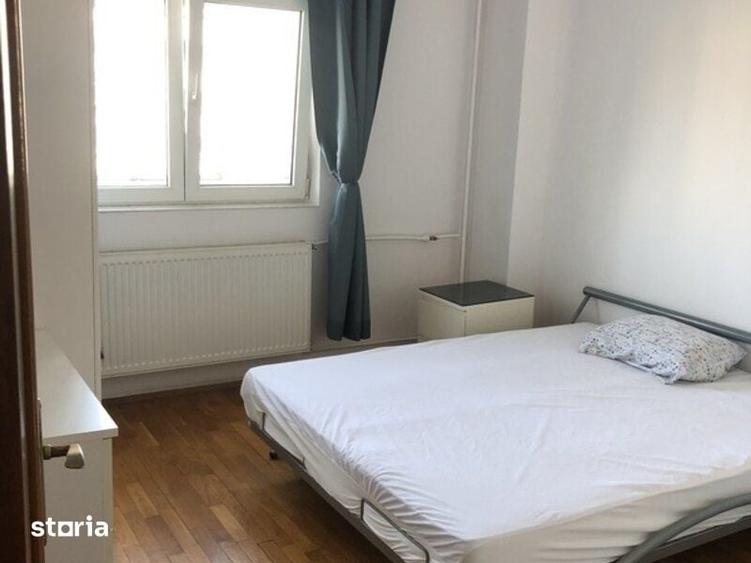 Apartament cu 3 camere semidecomandat în Tineretului