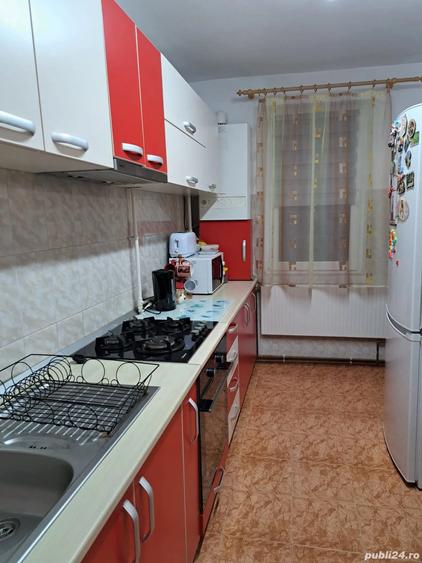Apartament cu 3 camere decomandat în Central