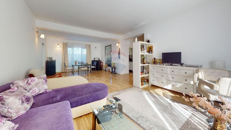 Casă individuală cu 5 camere cu Teren 495 Mp în Gulia