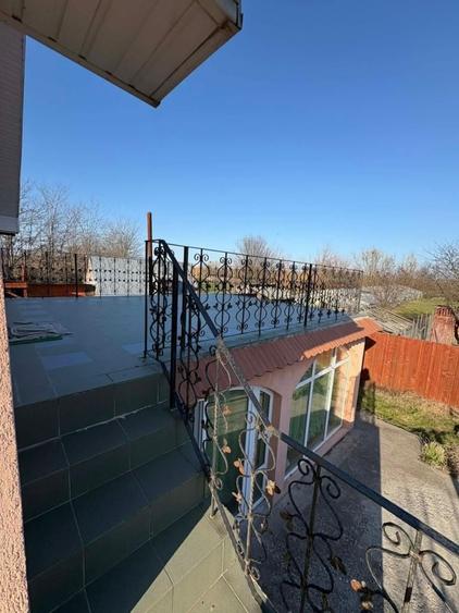 Casă cu 4 camere în Găneasa