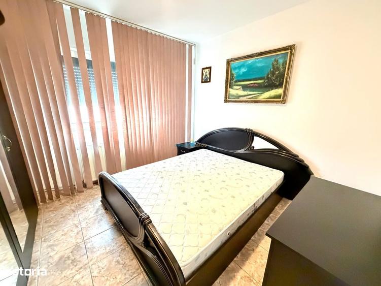 Apartament cu 3 camere decomandat în Republicii