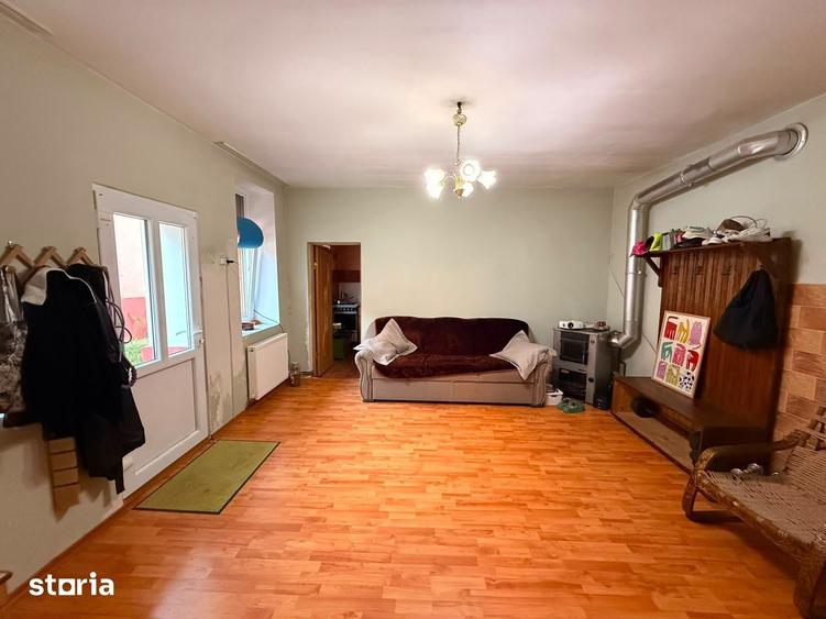 Casă cu 4 camere cu Teren 2000 Mp în Iara