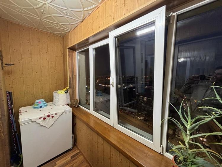 Apartament cu 3 camere decomandat, mobilat în Berceni