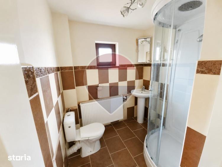 Casă cu 4 camere cu Teren 2560 Mp în Poieni-Solca