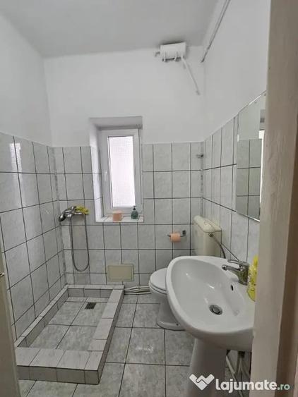 Apartament cu 2 camere semidecomandat în Ultracentral