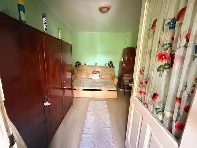 De inchiriat Casa modesta 4 camere - 4