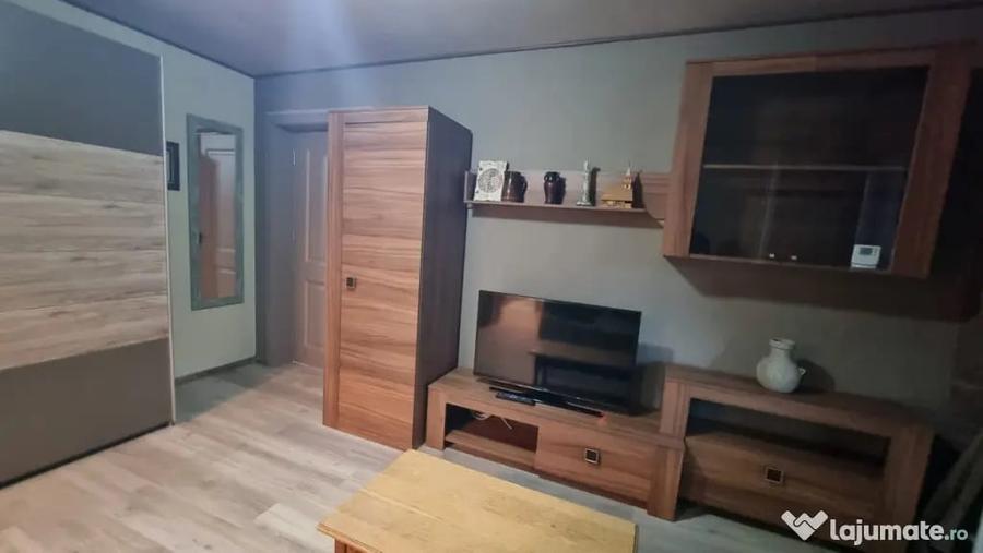 Apartament cu 2 camere semidecomandat, mobilat în Brazda lui Novac