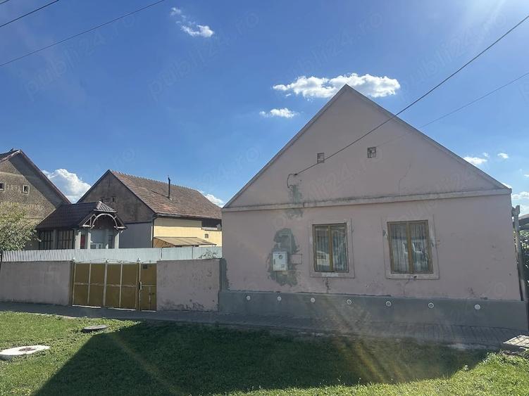 Casă cu Teren 2316 Mp în Biled