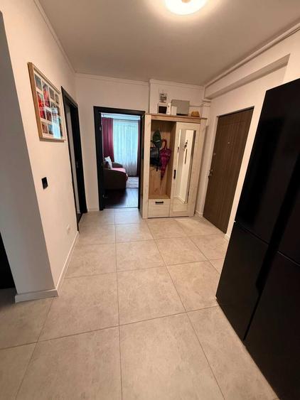 Apartament cu 3 camere decomandat în Podu Roș