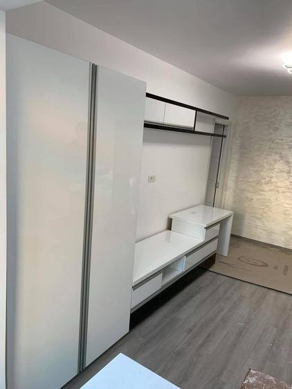 Apartament cu 3 camere semidecomandat în Central