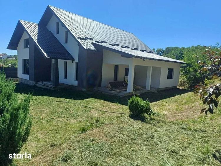 Casă cu 5 camere cu Teren 900 Mp în Central