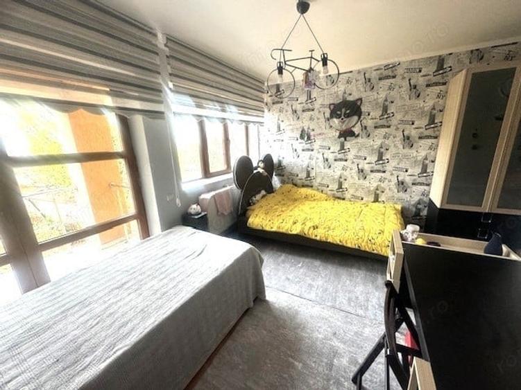Casă cu 5 camere cu Teren 382 Mp în Central